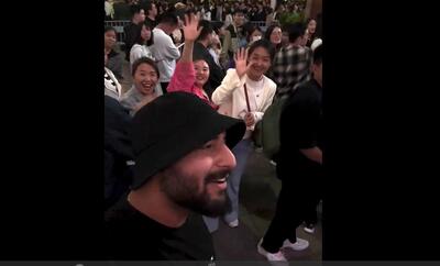 (ویدئو) واکنش چینی ها به اجرای سلطان قلب ها توسط یک جوان خوش صدای ایرانی