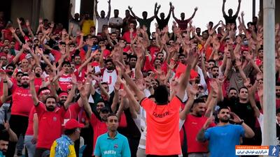سنگ تمام هواداران نساجی برای محمد عباس زاده - پارس فوتبال | خبرگزاری فوتبال ایران | ParsFootball