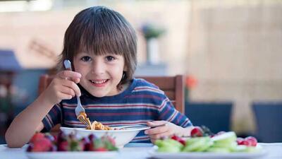 چه نوع رژیم غذایی برای کودکان بیش فعال مناسب است؟