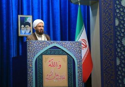 خطیب نماز جمعه تهران: از مجلس برای تصویب تعطیلی شنبه‌ها گلایه داریم