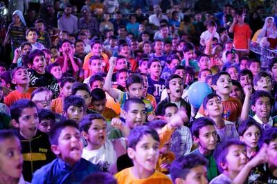 جشنی به وسعت عشق بچه‌ها به بابارضا در شهر یزد