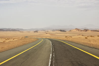 رکوردشکنی بزرگراه ۱۰ در عربستان به عنوان طولانی‌ ترین جاده مستقیم جهان - روزیاتو
