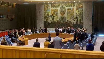ویدئو | سکوت یک‌دقیقه‌ای شورای امنیت به احترام رئیسی و همراهانش