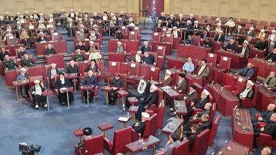 احمدی‌نژاد روی صندلی ۸۸ مجلس خبرگان نشست؛ صندلی شماره یک به چه کسی رسید؟