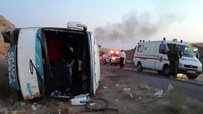 انحراف وحشتناک اتوبوس از مسیر با مصدومیت ۱۱ نفر!/ در اصفهان اتفاق افتاد!