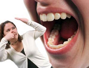 برای رفع بوی بد دهان زبانتان را نیز مسواک بزنید