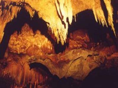 غارهای طبیعی