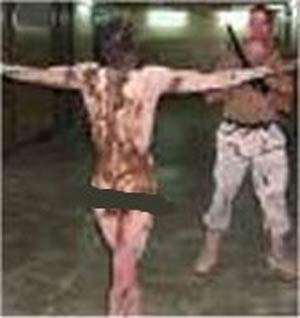 ۱۳ ماه مه ۲۰۰۴ ـ سناتورهای آمریکایی ۱۸۰۰ عکس از شکنجه عراقی ها را در پشت درهای بسته تماشا کردند