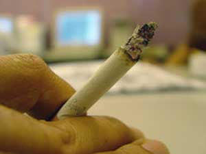 مصرف سیگار در بین کادر آموزشی مدارس