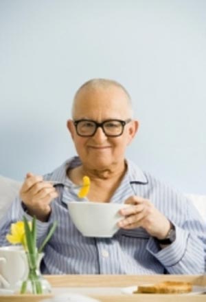 راهنمای تغدیه‌ای برای افراد سالمند