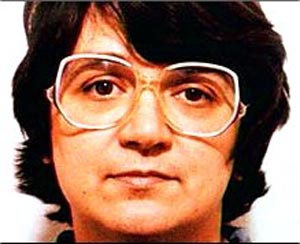 ۲۲ نوامبر ۱۹۹۵ ـ زنی که ده زن و دختر را پس از شکنجه دادن بی جان کرد