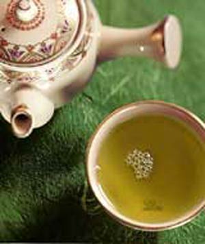 پیشگیری از بیماری های قلبی با نوشیدن چای سبز