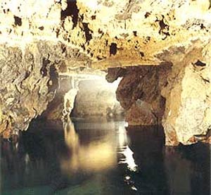 غار علیصدر در همدان