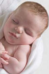 تاثیر افزودن مایع درمانی به فتوتراپی در درمان یرقان نوزادی