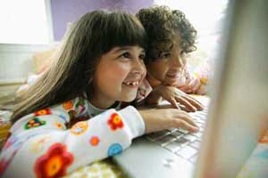 تاثیر کامپیوتر و اینترنت بر کودکان و نوجوانان