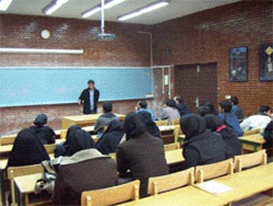 نهادهای معلمان گچ به دست