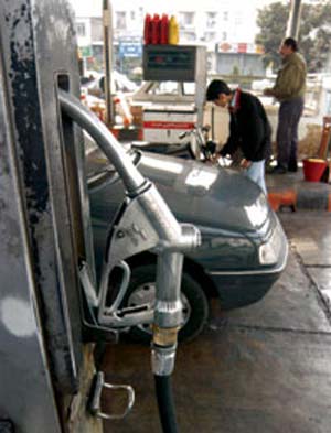 سناریوی‌ بی‌پایان‌ بنزین‌