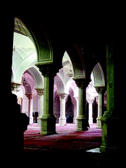 از نقاشخانه تا مسجد اعظم