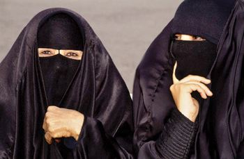 زنان در حاشیه خلیج فارس
