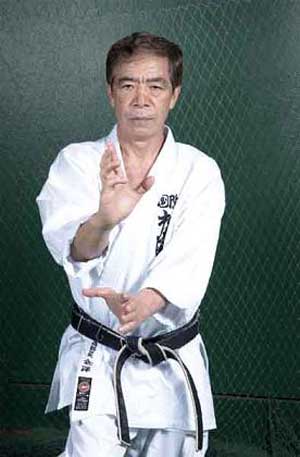 کانازاوا افسانه زنده کاراته
