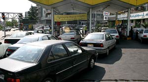 نگاهی به معضل کمبود پمپ بنزین در تهران