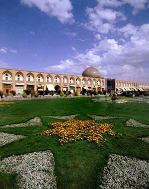 خصوصیات کالبدی میدان در معماری ایرانی