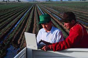 رویکردها، تحولات و زمینه های مناسب برای کاربرد فناوری اطلاعات در آموزش کشاورزی