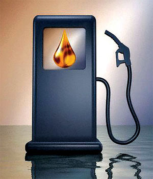 یارانه بنزین در گفتگو با وزیر اقتصاد: هنوز هیچ چیز مشخص نیست