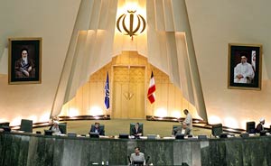 آگاهی احمدی نژاد از ضعف مجلس