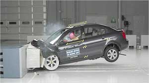 اکثر خودروهای کوچک در آزمون تصادفات شکست می‌خورند