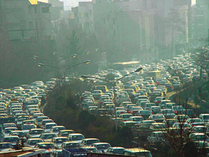 ترافیک،‌آلودگی هوا، کمبود بنزین و دست نامرئی بازار خودرو