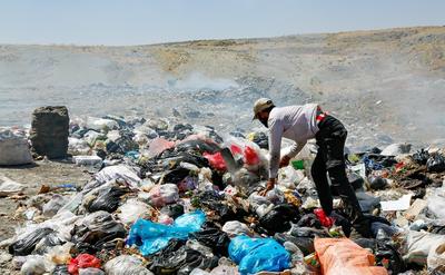 تصاویر| مراتع شهر سمیرم در حصار زباله