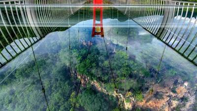 فیلم| رودخانه شیشه‌ای در چین