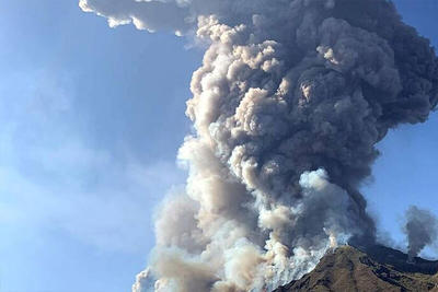 فیلم| فوران آتشفشان «سیمرو» در اندونزی