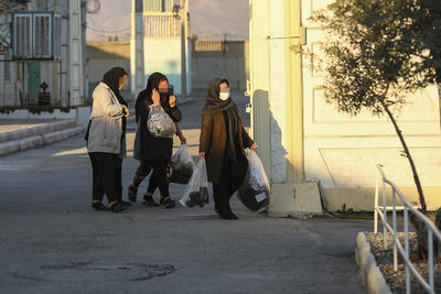 تصاویر| آزادی ۴۹ زن از زندان زنان تهران