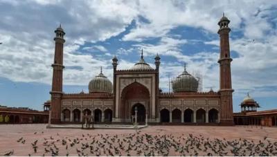 ورود زنان بدون همراهی مرد به مسجد جامع دهلی نو ممنوع شد