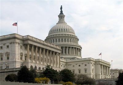 خودکشی مهاجم مسلح به ساختمان کنگره آمریکا
