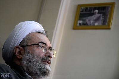 حمله کیهان به مسیح مهاجری و میرحسین موسوی