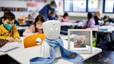 ربات آواتاری که به جای پسر بیمار آلمانی به مدرسه می‌رود+تصاویر