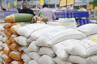 نرخ جهانی برنج‌های خارجی تغییر نکرده؛ تغییر سیاست های داخلی قیمت برنج خارجی را بالا برد / وزیر کشاورزی قبول نکرد دوره ممنوعیت واردات برنج را بردارد / اگر عوارض بر مبنای دلار نیمایی شود، گرانی قابل توجهی را تجربه خواهیم کرد