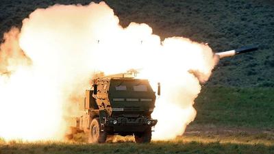 رویترز: آمریکا در حال بررسی ارسال سلاح ضربتی با برد ۱۶۰ کیلومتری به اوکراین است