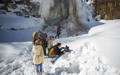 (تصاویر) آبشار گنجنامه یخ زد