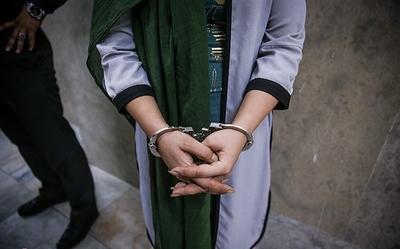 زن مأمورنما در قرچک دستگیر شد