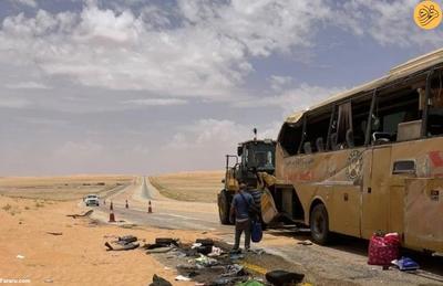 (عکس) واژگونی اتوبوس مسافربری در نجران عربستان