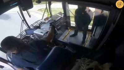 (ویدئو) تیراندازی مرگبار بین راننده اتوبوس و یک مسافر!
