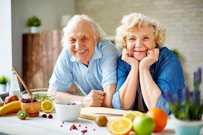 توصیه‌های مهم تغذیه‌ای برای بعد از ۵۰ سالگی