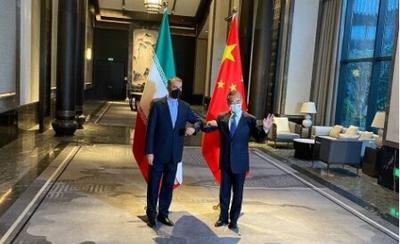 وزیرخارجه چین از توافق با ایران برای اجرای سند همکاری ۲۵ ساله خبر داد