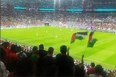 ببینید | شادی بازیکن مراکش با پرچم فلسطین پس از صعود در جام جهانی قطر