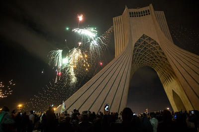 تهران نورباران می‌شود | نورافشانی در میدان آزادی و ۲۴ نقطه پایتخت