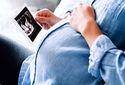 مادران باردار و شیرده در این ماه‌ها روزه نگیرند | امکان صدمات جبران‌ناپذیر به رشد جنین وجود دارد